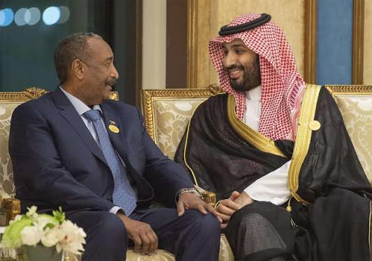 السودان بعد الحرب.. هل تصنع السعودية حكومة مدنية متحالفة مع البرهان؟